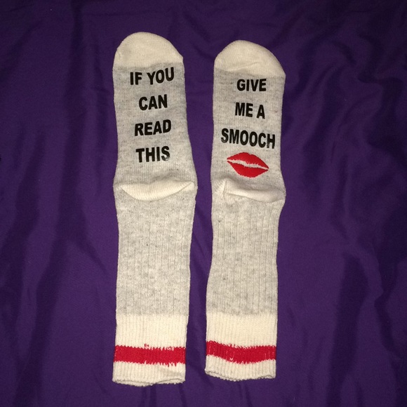 😍 kiss socks 😘 1 left! - Picture 2 of 5